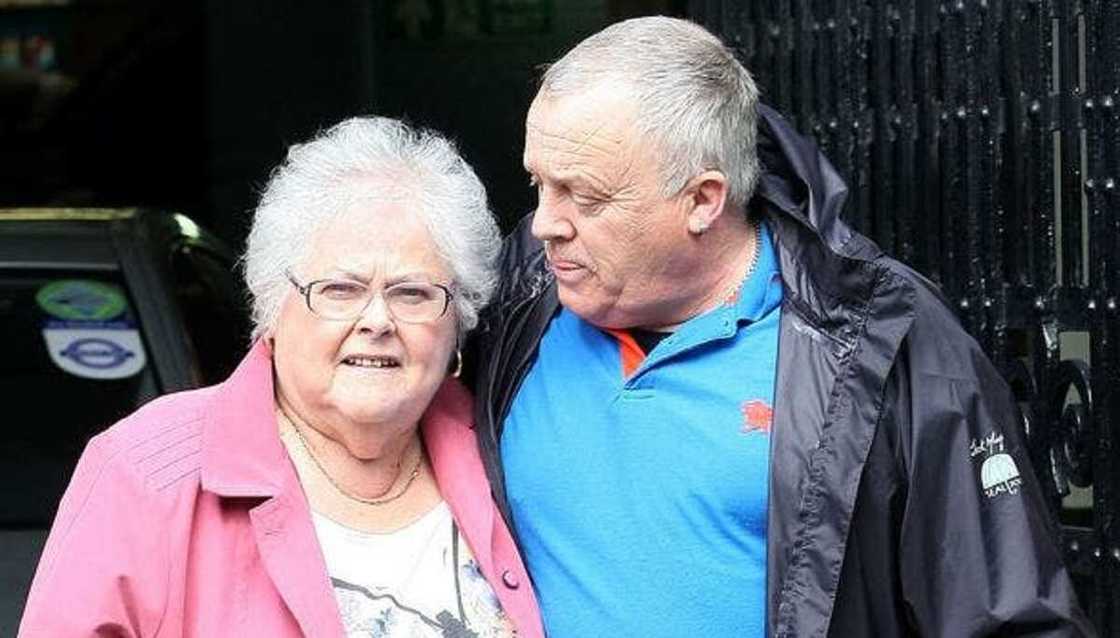 Wani mutum ya auri surukarsa bayan rabuwa da matarsa Wani mutum ya auri surukarsa bayan rabuwa da matarsa