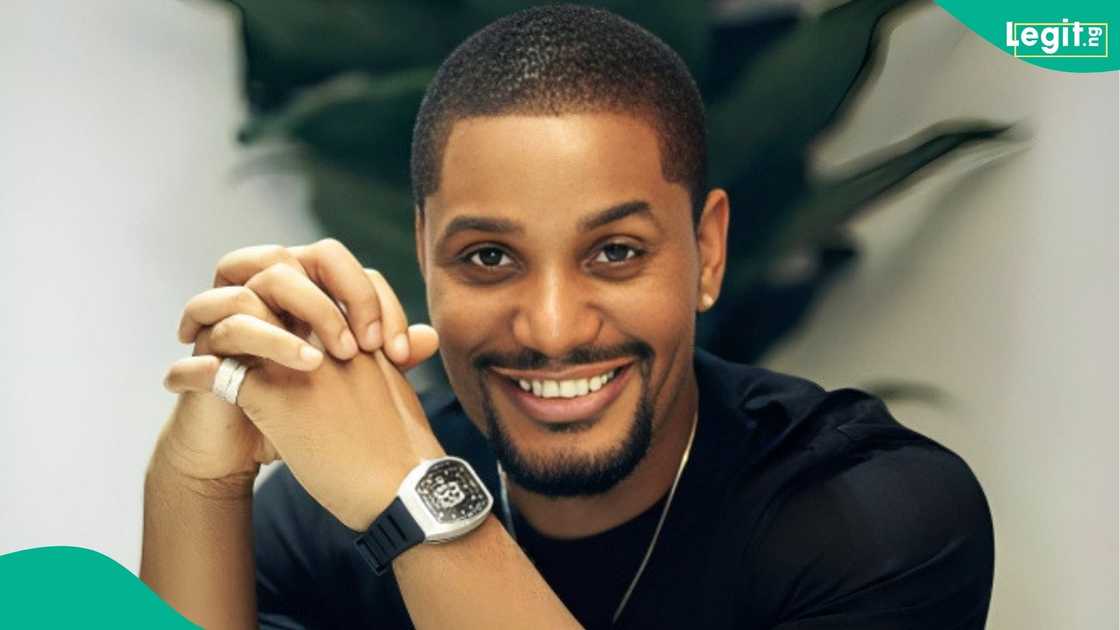 The Nigerian entertainment industry shows immense solidarity as celebrities travel down to Abia state for Alexx Ekubo's burial The Nigerian entertainment industry shows immense solidarity as celebrities travel down to Abia state for Alexx Ekubo's burial