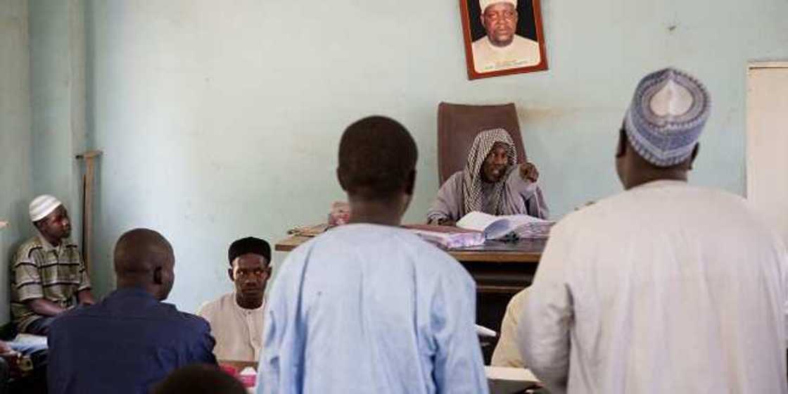 Mijina ya na tilasta min akan lallai sai na bashi damar shan jinin al'adarta - Matar aure a gaban kotu Mijina ya na tilasta min akan lallai sai na bashi damar shan jinin al'adarta - Matar aure a gaban kotu