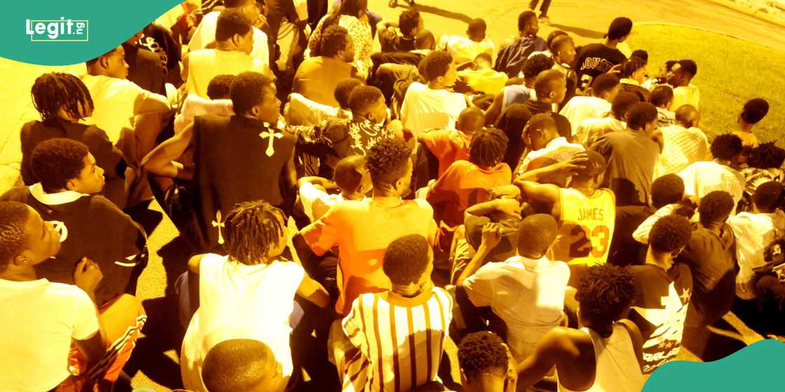 EFCC arrests 74 suspected internet fraudsters in Abuja EFCC arrests 74 suspected internet fraudsters in Abuja