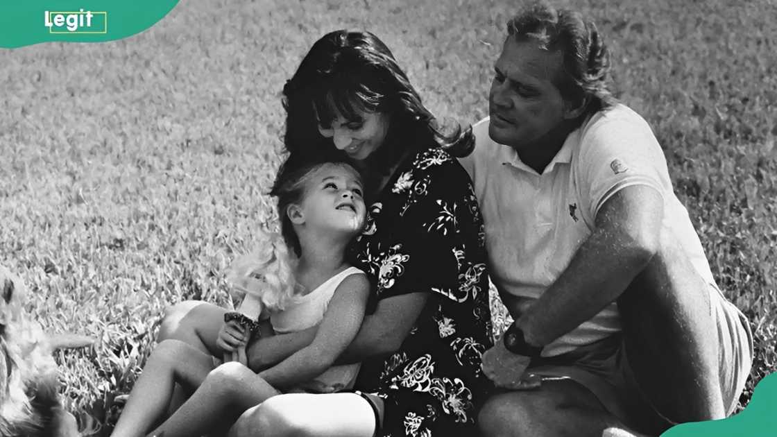 Lee Majors and Karen Velez with their daughter, Nikki.