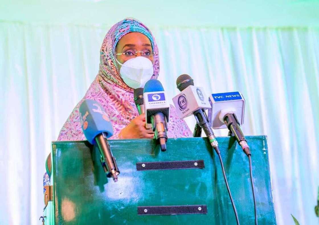 FG Ta Yi Ƙarin Haske Kan Ɗaukar Ma’aikatan N-Power, Tace Mutum 550,000 Ne Suka Tsallake Matakin Tantancewa FG Ta Yi Ƙarin Haske Kan Ɗaukar Ma’aikatan N-Power, Tace Mutum 550,000 Ne Suka Tsallake Matakin Tantancewa