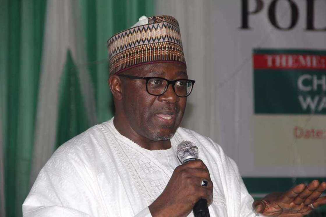 Yanzu-yanzu: Buhari ya dakatar da Modibbo-Kawu a matsayin shugaban NBC Yanzu-yanzu: Buhari ya dakatar da Modibbo-Kawu a matsayin shugaban NBC