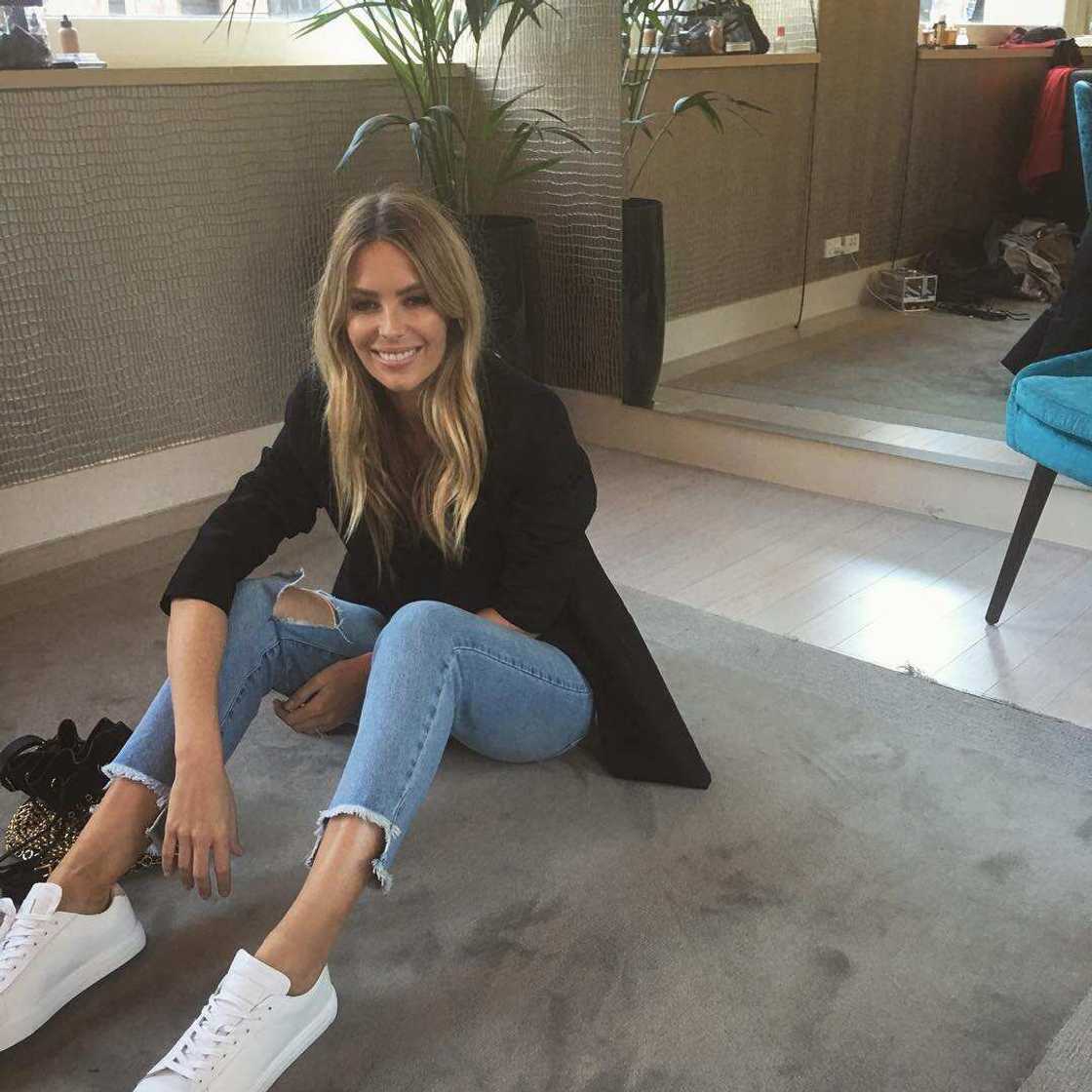 Jennifer Hawkins hot Jennifer Hawkins hot