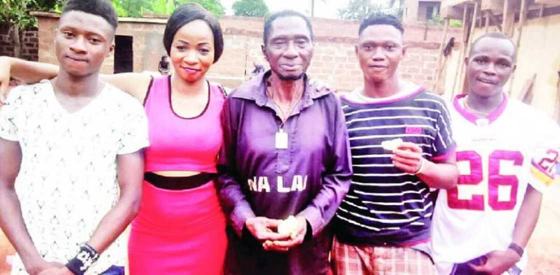 Sarkin Iblisai: Mutumin da ya aura mata 57 a jihar Enugu Sarkin Iblisai: Mutumin da ya aura mata 57 a jihar Enugu