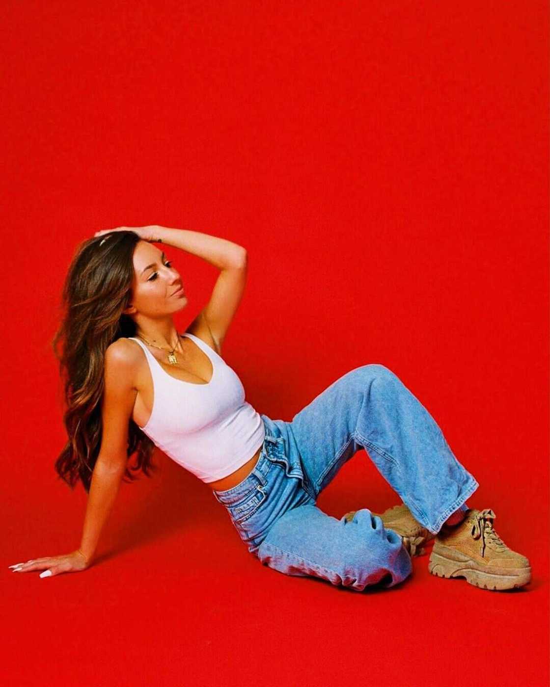Taylor Alesia's net worth Taylor Alesia's net worth
