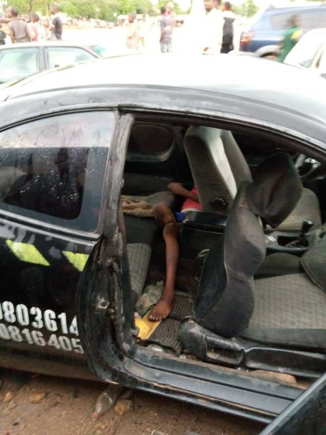 An tsinci gawar yaro a mota bayan an kwakule masa idanuwa (Hotuna) An tsinci gawar yaro a mota bayan an kwakule masa idanuwa (Hotuna)