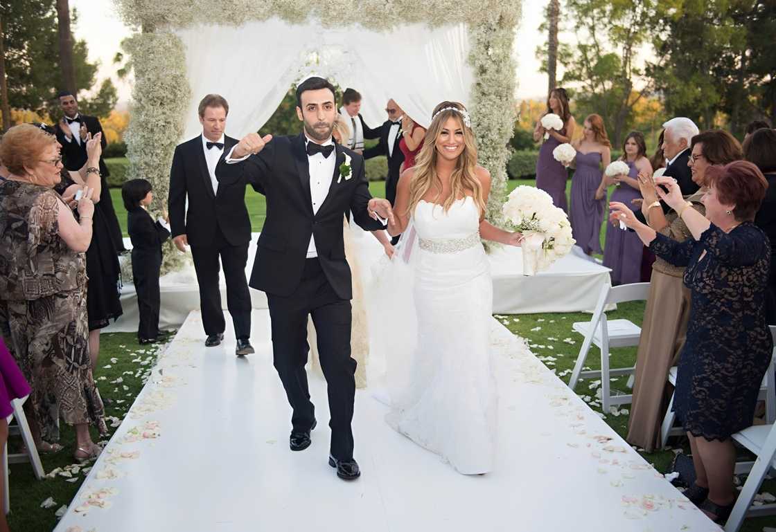 Lauren Dorfman and Amir Boroumand dance during their wedding Lauren Dorfman and Amir Boroumand dance during their wedding