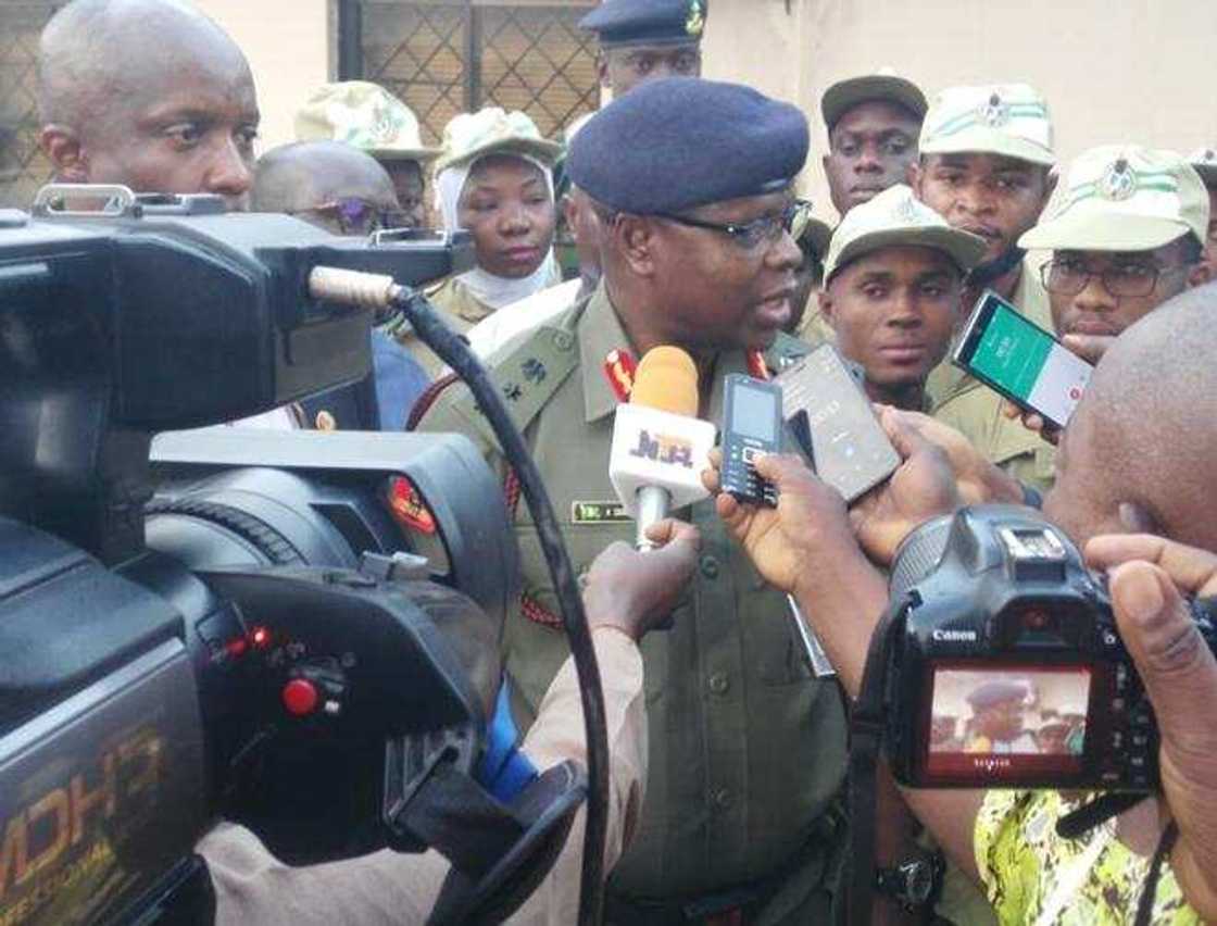 Zaben gwamnan Anambra: DG na NYSC ya ziyarci rumfunan zabe, ya yabawa 'yan bautan kasa