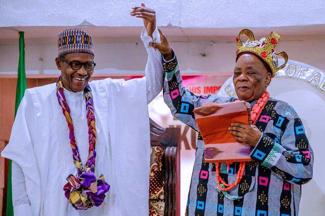Lamidon Adamawa, da wasu manyan Sarakunan Najeriya 2 dake tare da Buhari a zaben 2019 Lamidon Adamawa, da wasu manyan Sarakunan Najeriya 2 dake tare da Buhari a zaben 2019