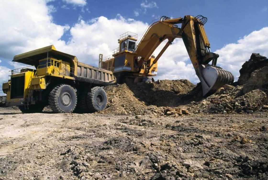 What are the components of the Nigerian mining industry? What are the components of the Nigerian mining industry?