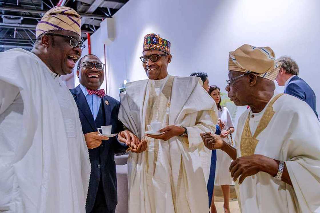 Shugaba Buhari ya halarci taron rantsar da shugaban kasar Senegal (Hotuna) Shugaba Buhari ya halarci taron rantsar da shugaban kasar Senegal (Hotuna)