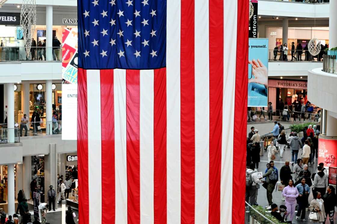 The US economy grew at a 2.3 percent annual rate in the fourth quarter last year The US economy grew at a 2.3 percent annual rate in the fourth quarter last year