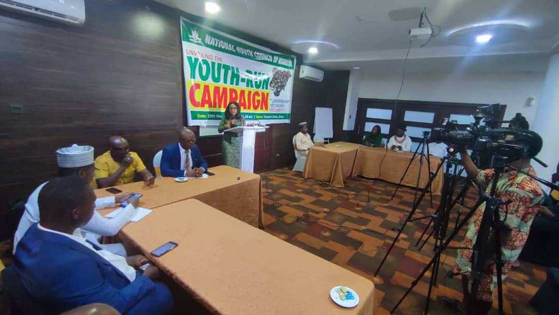 Youth Rising for a United Nigeria Youth Rising for a United Nigeria