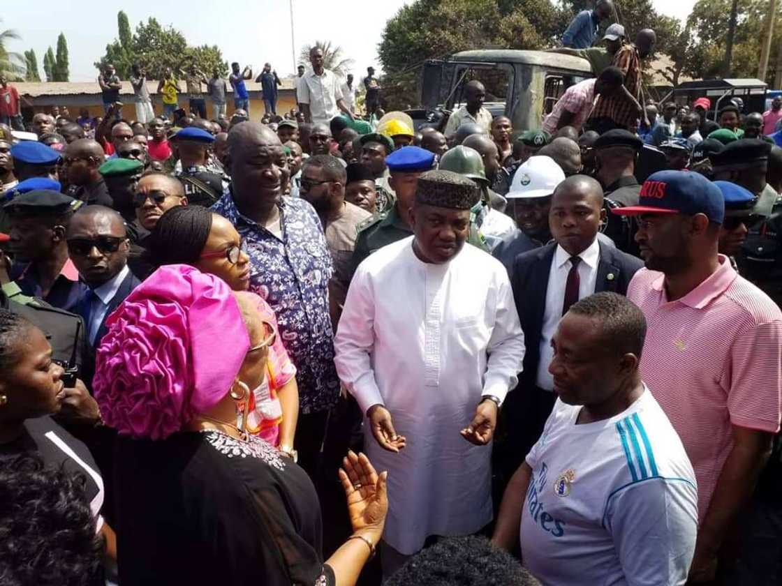 Fire outbreak: Residents hail Governor Ugwuanyi’s quick intervention Fire outbreak: Residents hail Governor Ugwuanyi’s quick intervention