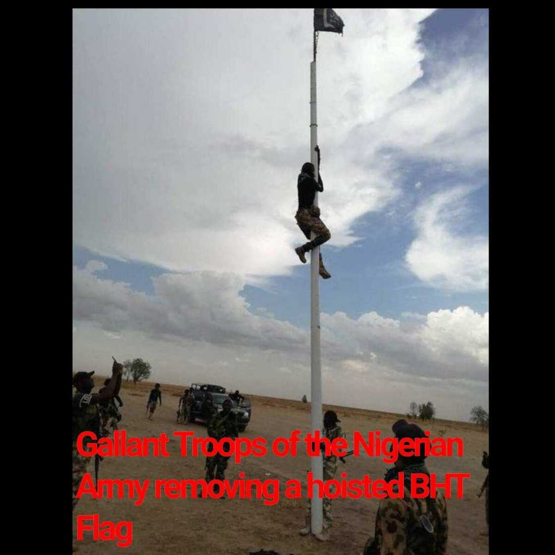 Sojin Najeriya sun ragargaza 'yan ta'adda 20, sun kwato mutum 241(Hotuna) Sojin Najeriya sun ragargaza 'yan ta'adda 20, sun kwato mutum 241(Hotuna)