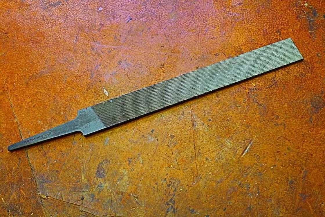 Open a can without can opener Open a can without can opener