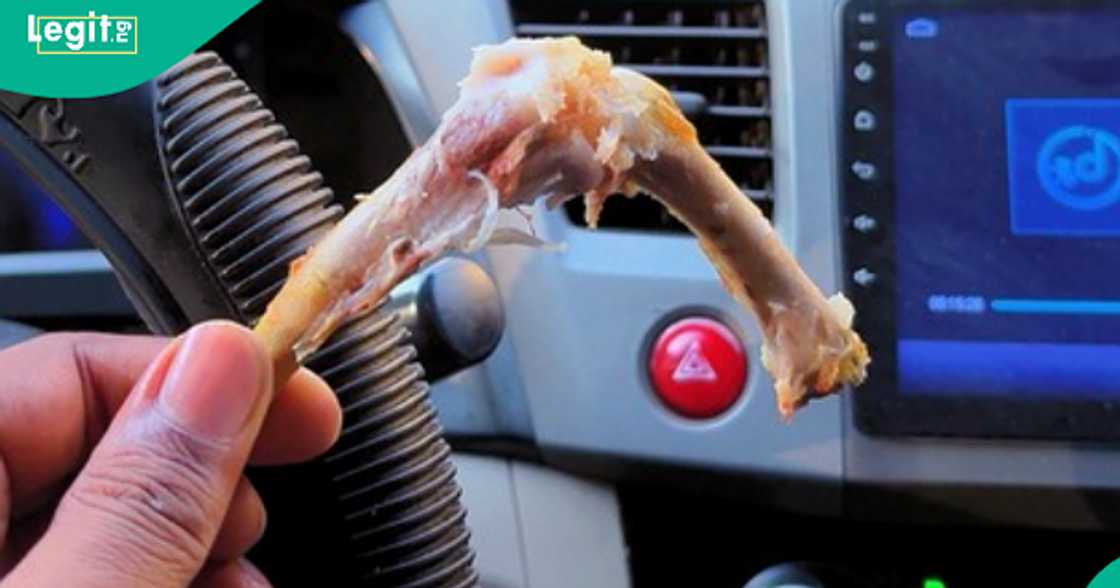 Muslim man gets rice and chicken from a Christian brother. Muslim man gets rice and chicken from a Christian brother.