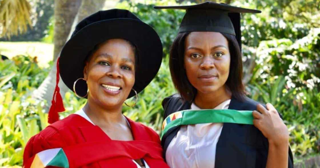 Mother and daughter, graduate, University KwaZulu-Natal, UKZN, graduation, inspired Mother and daughter, graduate, University KwaZulu-Natal, UKZN, graduation, inspired