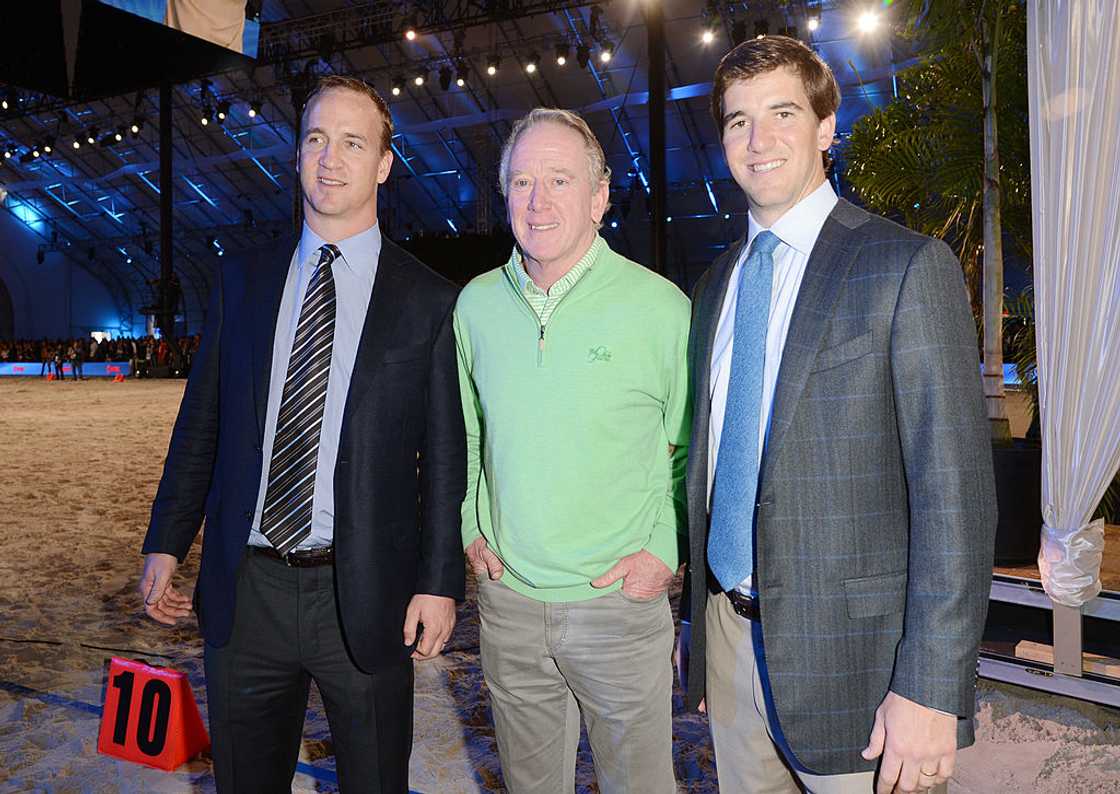 Peyton Manning, Archie Manning, and Eli Manning at Mardi Gras World