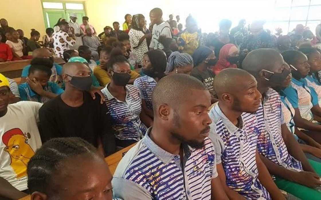 Yanzu-Yanzu: Ɗaliban Afaka da Aka Sace Sun Sadu da Iyalansu Yanzu-Yanzu: Ɗaliban Afaka da Aka Sace Sun Sadu da Iyalansu