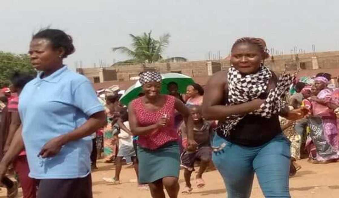 Coronavirus: Rikici ya barke wurin rabon kayan tallafi a Kaduna Coronavirus: Rikici ya barke wurin rabon kayan tallafi a Kaduna