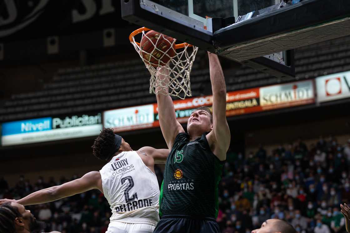 Highest-paid overseas basketball player Highest-paid overseas basketball player