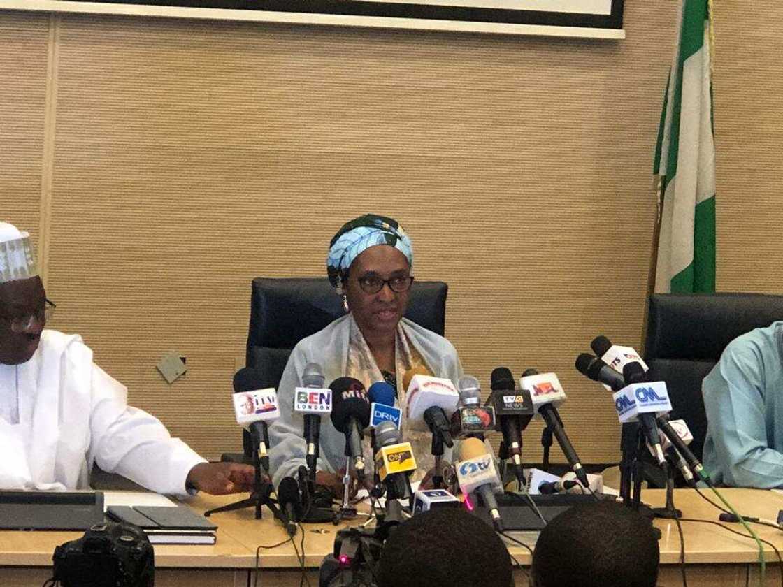 Buhari: Aron kudinmu ya na wuce abin da mu ke samu – Inji CBN Buhari: Aron kudinmu ya na wuce abin da mu ke samu – Inji CBN