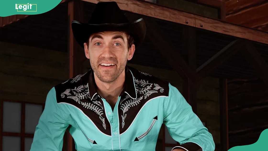 Danny Go inside a house Danny Go inside a house