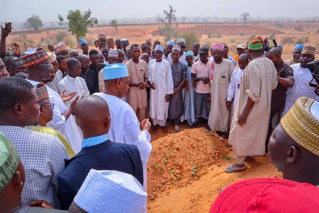 Gwamna Bagudu ya yi rashin shakikinsa Gwamna Bagudu ya yi rashin shakikinsa