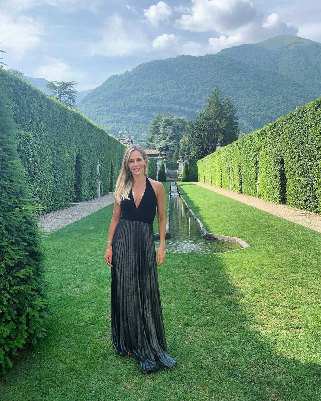 Julie Benz hot Julie Benz hot