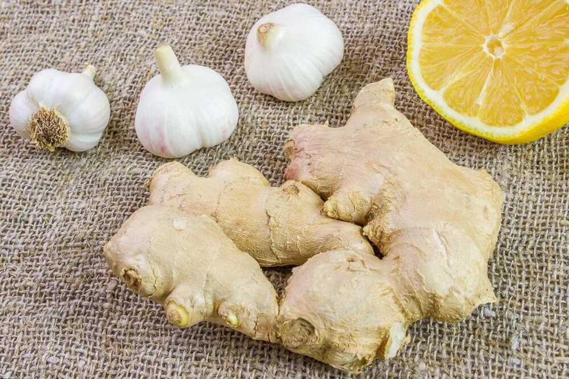 Is it OK to eat raw ginger?
