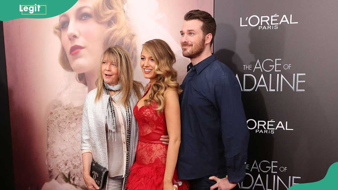 Elaine Lively, Blake Lively, and Eric Lively at AMC Loews Lincoln Square Elaine Lively, Blake Lively, and Eric Lively at AMC Loews Lincoln Square