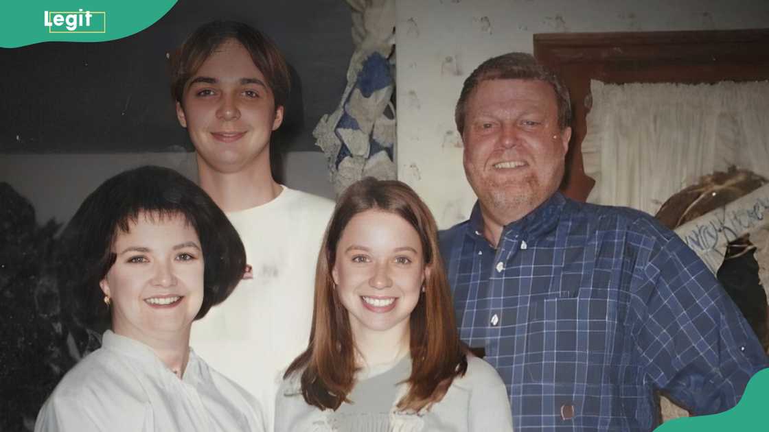 Jim Parsons and his parents and sister