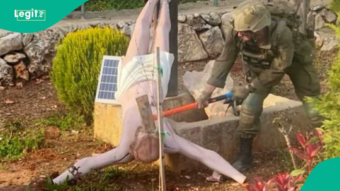 Sojan Isra'ila na rusa Yesu Almasihu Sojan Isra'ila na rusa Yesu Almasihu