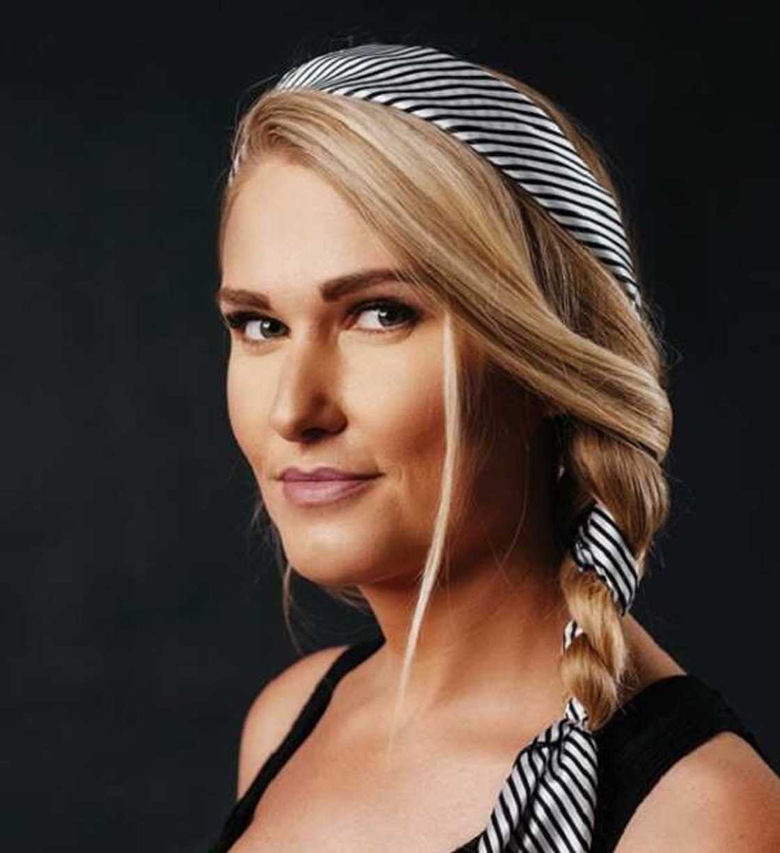 20 cute and easy hairstyles for long hair to do at home 20 cute and easy hairstyles for long hair to do at home