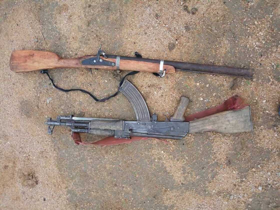 Guns recovered from Boko Haram terrorists. Photo source: Facebook, Nigerian Army Guns recovered from Boko Haram terrorists. Photo source: Facebook, Nigerian Army