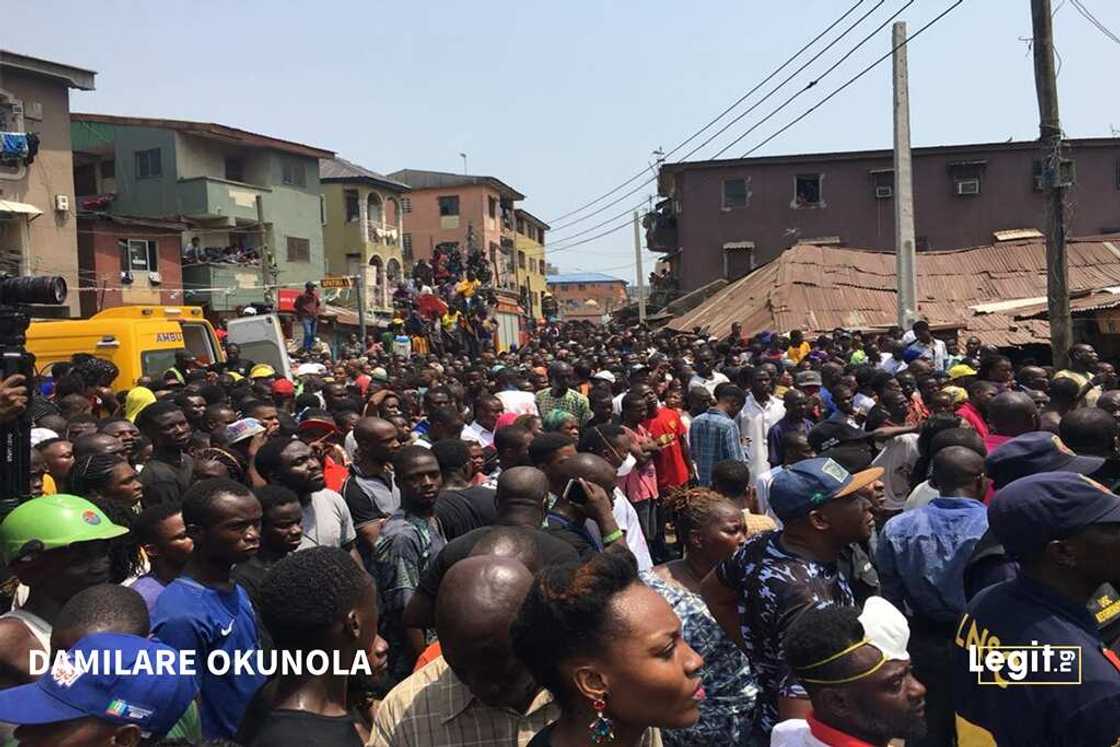 Hotunan ginin makarantan da ya rubzo kan dalibai a Legas Hotunan ginin makarantan da ya rubzo kan dalibai a Legas