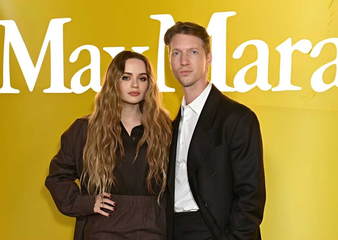Joey King and Steven Piet pose on the red carpet