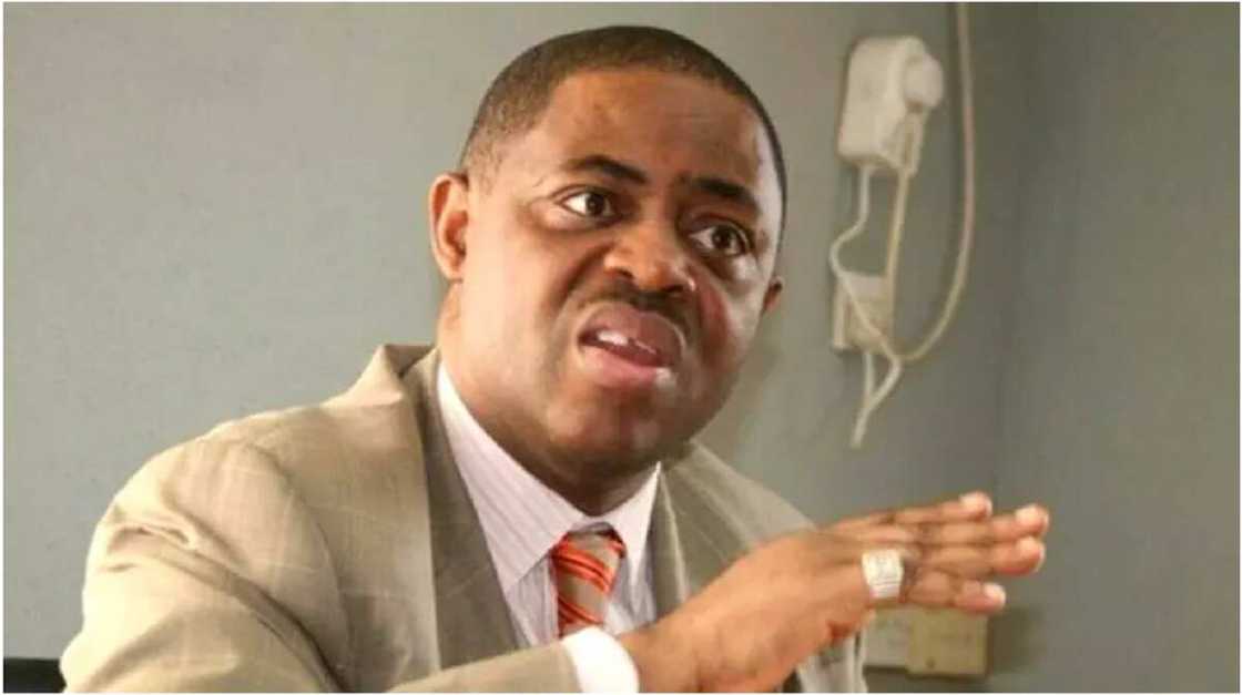 EFCC ta gurfanar da Fani-Kayode gaban kotu bisa zarginsa da amfani da takardun asibiti na bogi EFCC ta gurfanar da Fani-Kayode gaban kotu bisa zarginsa da amfani da takardun asibiti na bogi