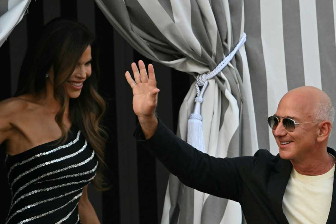 Tech magnate Jeff Bezos and his fiancee Lauren Sanchez have reportedly invited about 200 guests Tech magnate Jeff Bezos and his fiancee Lauren Sanchez have reportedly invited about 200 guests