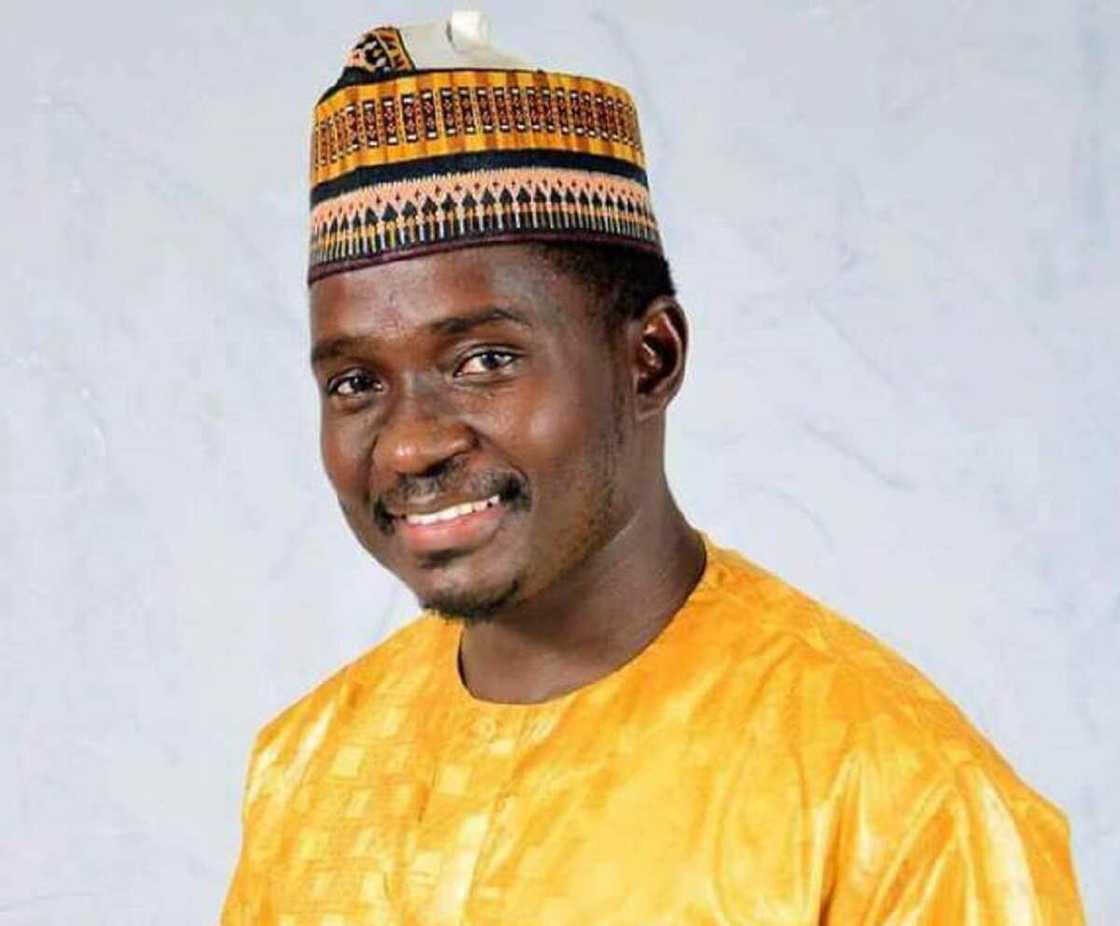 Zamfara: Yadda dan majalisa ya gwangwaje tsoffin malamansa da sha tara ta arziki Zamfara: Yadda dan majalisa ya gwangwaje tsoffin malamansa da sha tara ta arziki