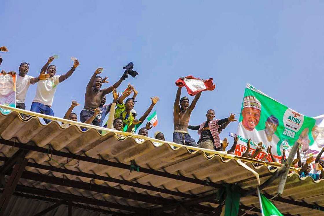 Atiku ya samu kyakkyawar tarba yayin rufe taron sa na yakin zabe a jihar Adamawa Atiku ya samu kyakkyawar tarba yayin rufe taron sa na yakin zabe a jihar Adamawa