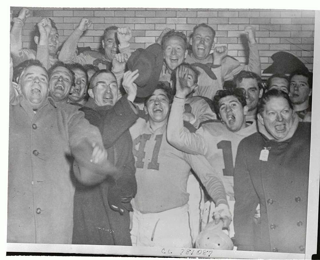 Cleveland Browns celebrate the 1945 championship