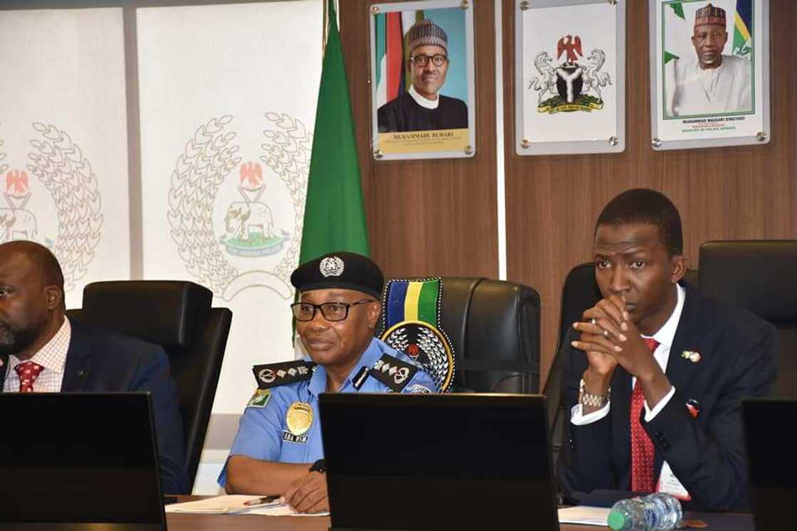 Police/EFCC/Amotekun/Osun 2022/election/politics/vote-buying Police/EFCC/Amotekun/Osun 2022/election/politics/vote-buying