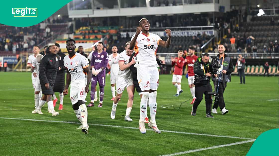 Davison Sanchez, Victor Osimhen, Galatasaray, Alanyaspor, Antalya, Turkiye, Super Lig. Davison Sanchez, Victor Osimhen, Galatasaray, Alanyaspor, Antalya, Turkiye, Super Lig.