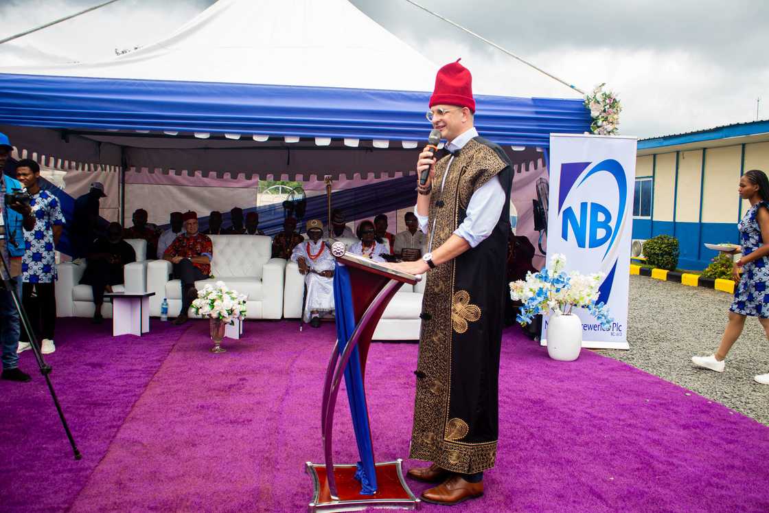 CSR: Nigerian Breweries Donates 2-Ton/Day Cassava Processing Facility to Awo-Omamma Community CSR: Nigerian Breweries Donates 2-Ton/Day Cassava Processing Facility to Awo-Omamma Community