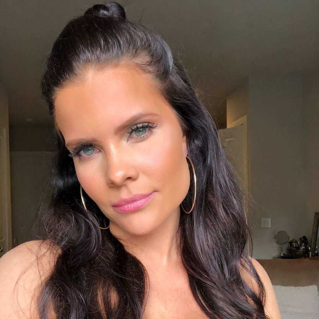 Kelly Nash Kelly Nash