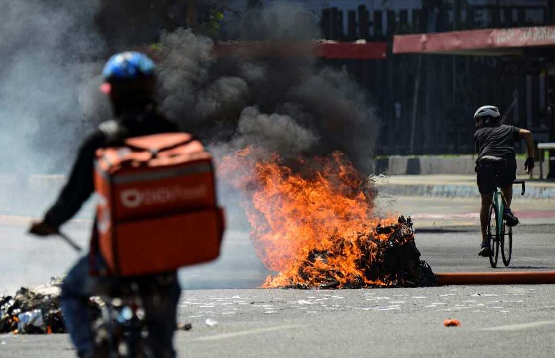 Police deployed 25,000 officers to keep the peace in Santiago, Chile Police deployed 25,000 officers to keep the peace in Santiago, Chile