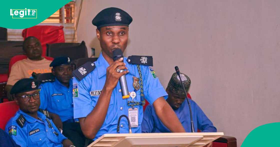 Yan sanda na cincike kan bayan matashi ya kashe mahaifinsa a Jigawa. Yan sanda na cincike kan bayan matashi ya kashe mahaifinsa a Jigawa.